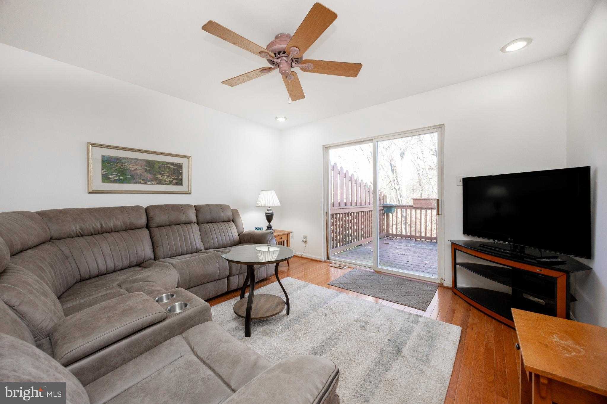 1154 Oxford Cir photo 5