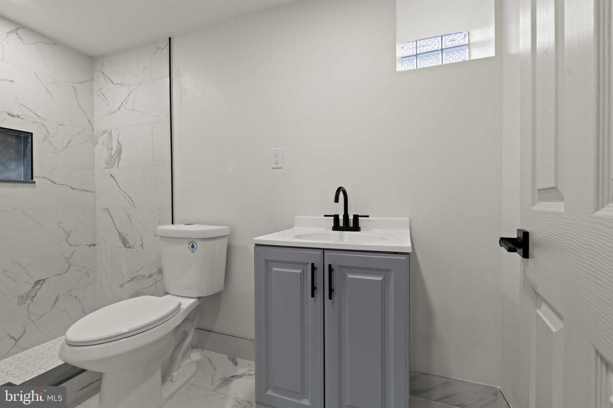 1001 Arrott St # 03 photo 31