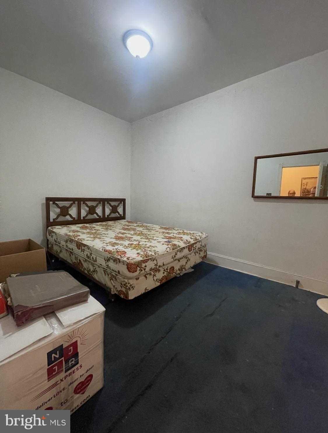 2004 S 21st St photo 2