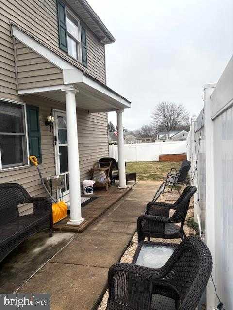 219 Connor St photo 33