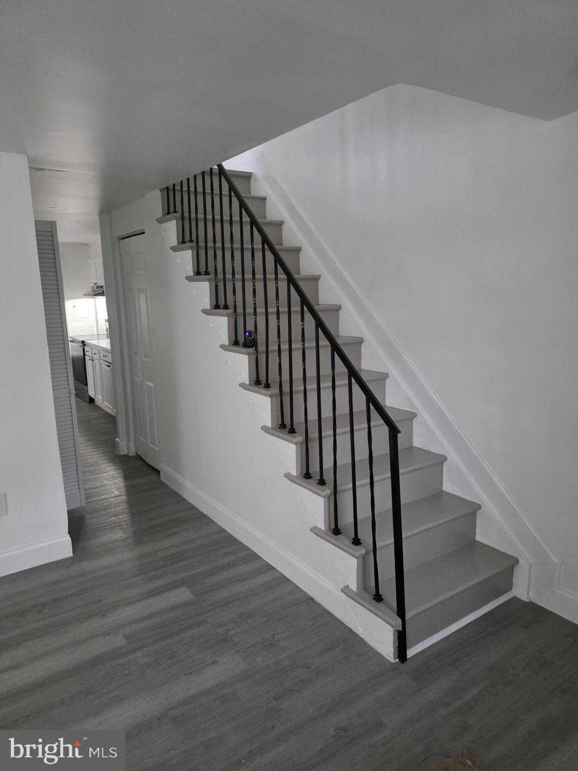 7630 Allendale Dr photo 4