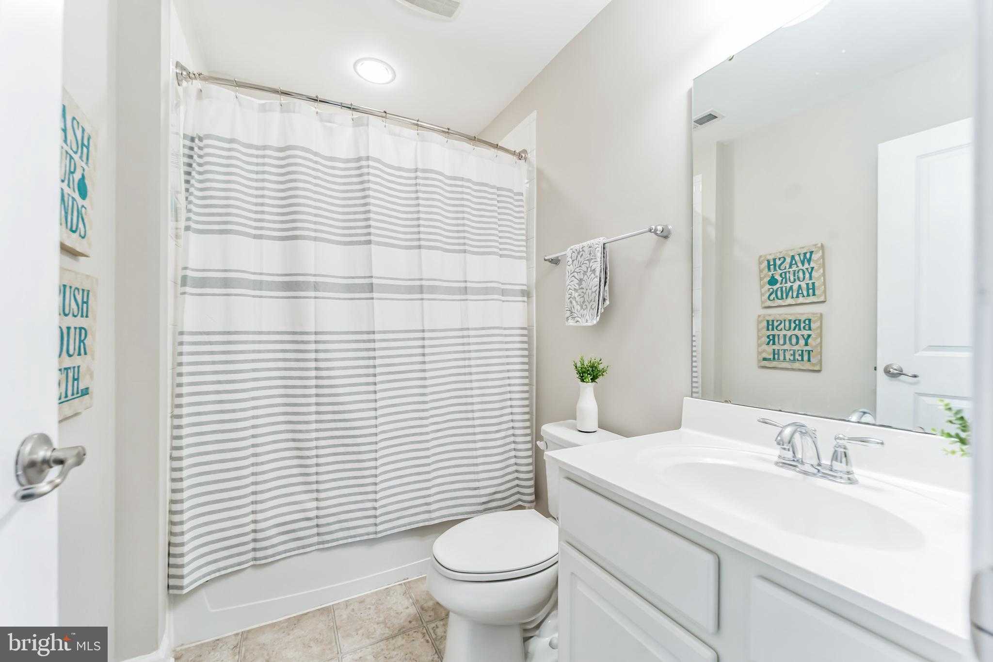 756 S Macon St photo 5