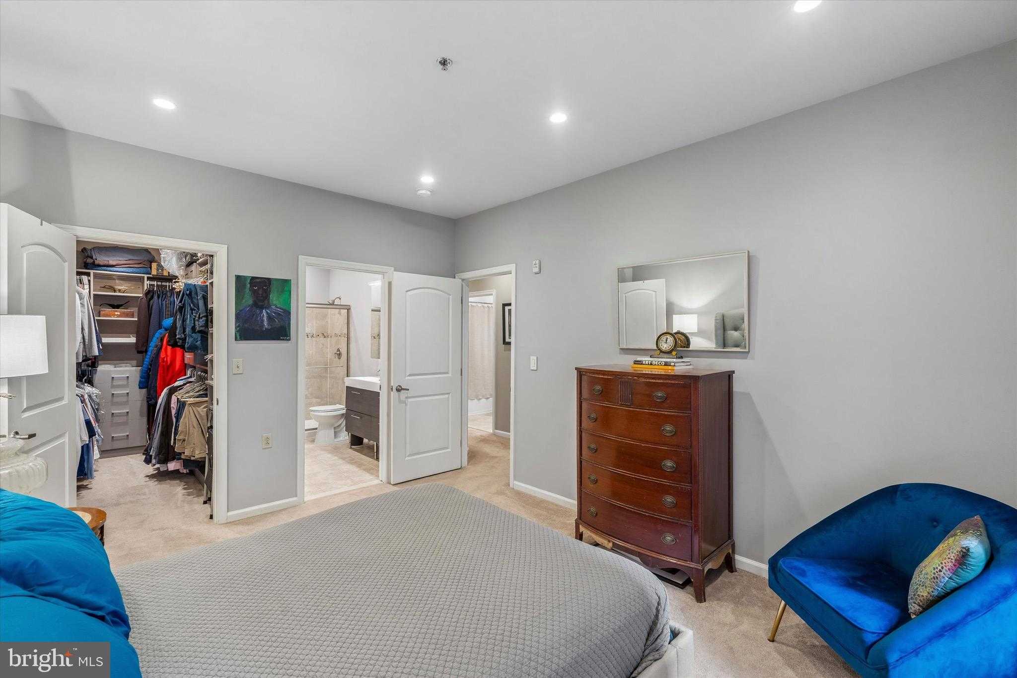 133 N Bread St photo 17