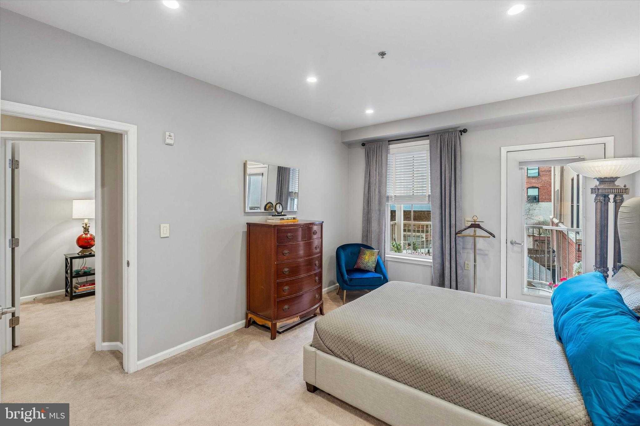 133 N Bread St photo 20