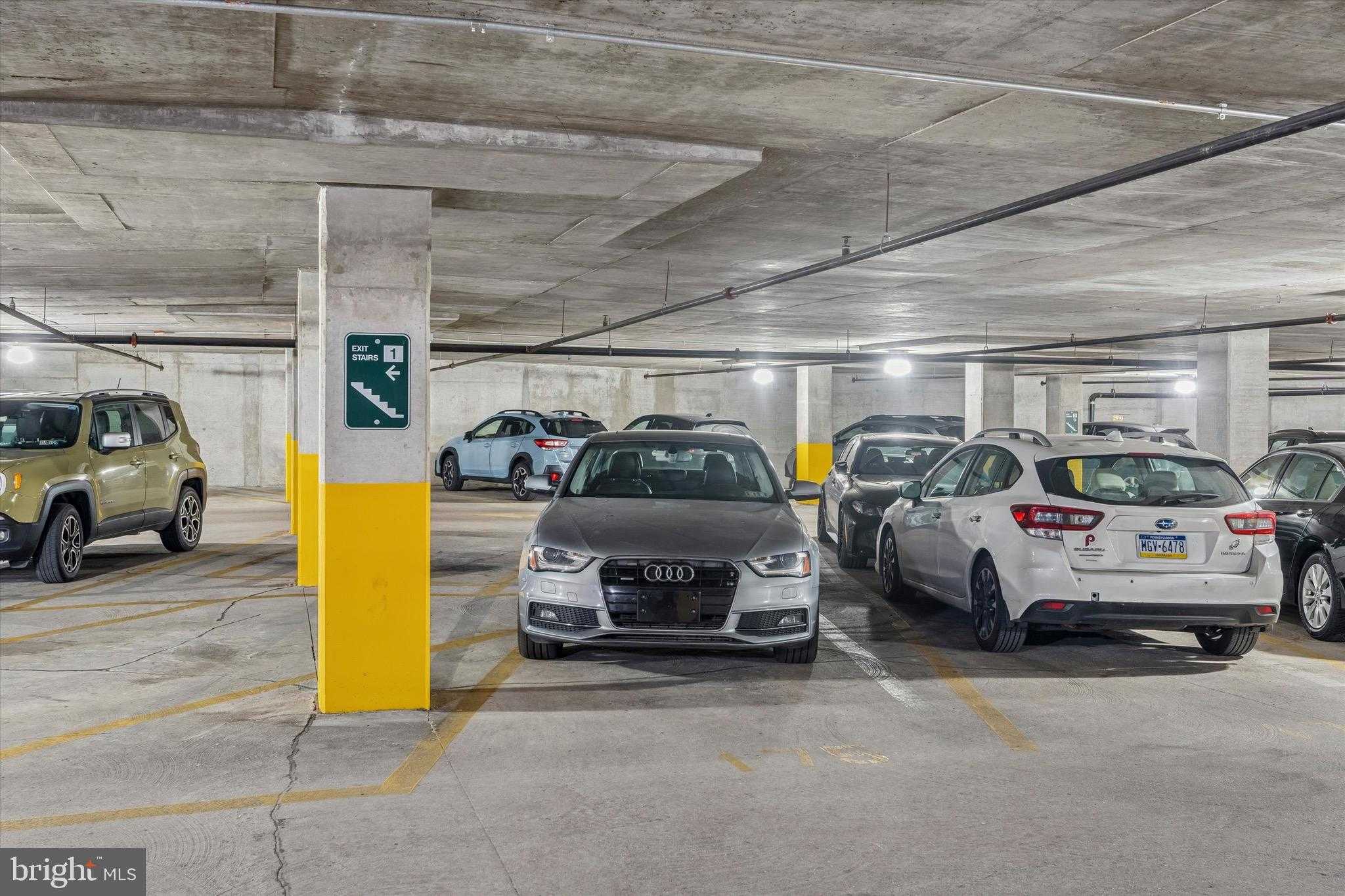 133 N Bread St photo 33