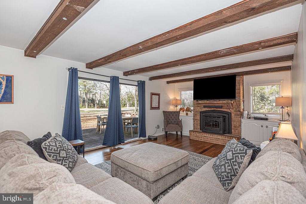 566 Ocean Pkwy photo 26