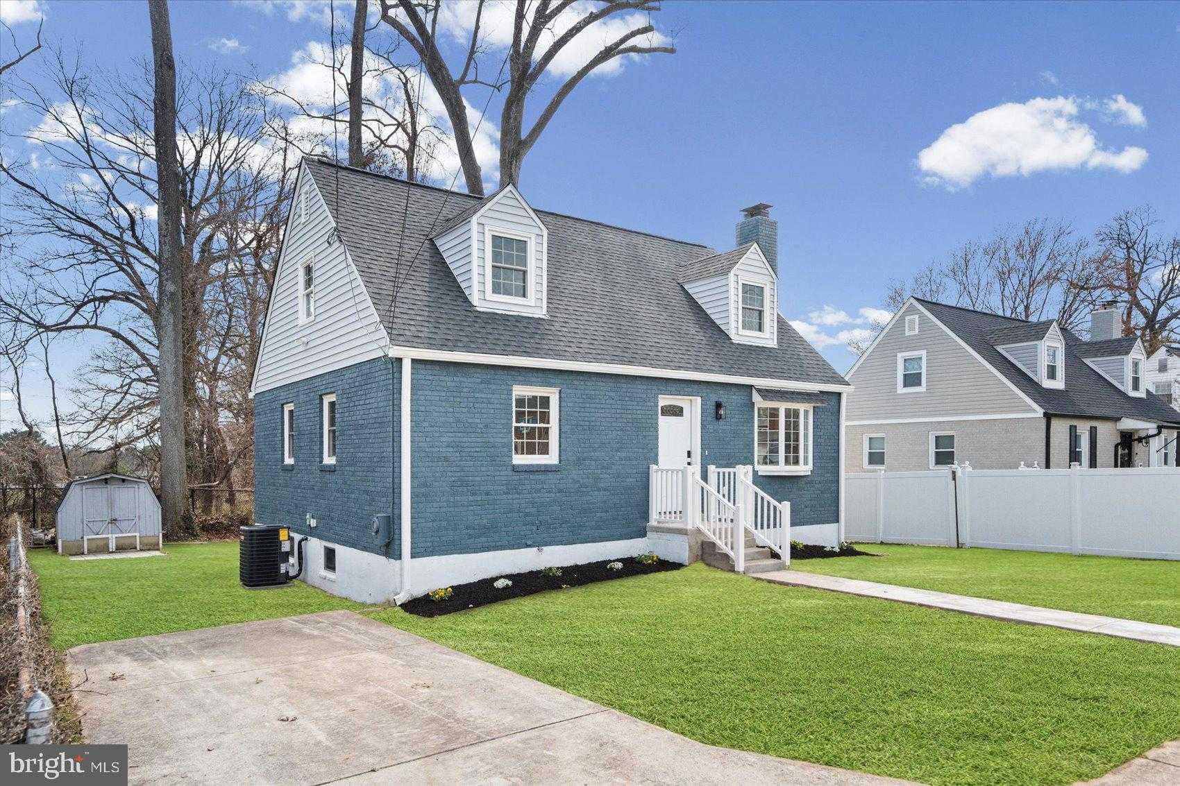 1518 Gridley Ln photo 2