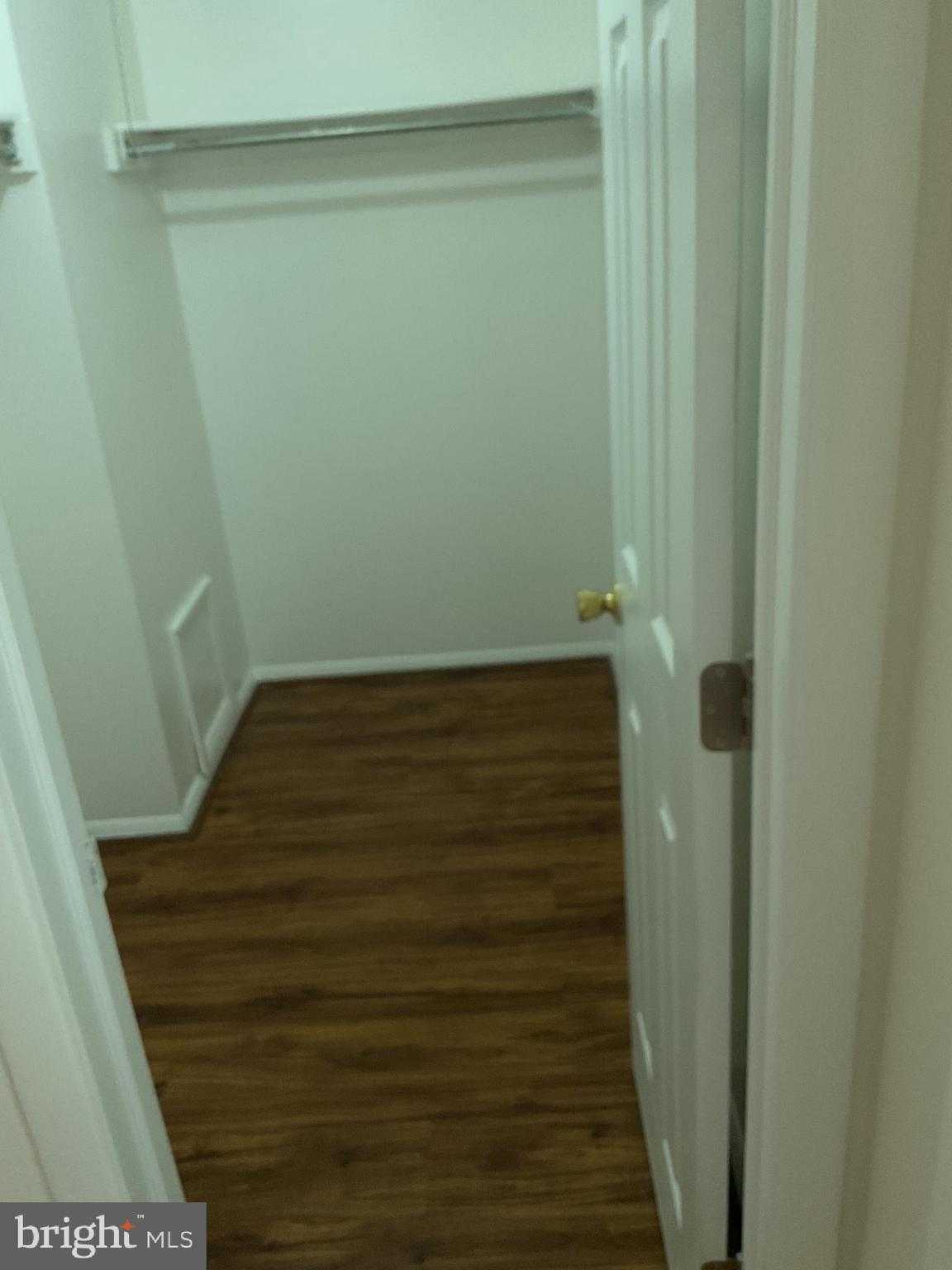 10810 Hollaway Dr photo 12