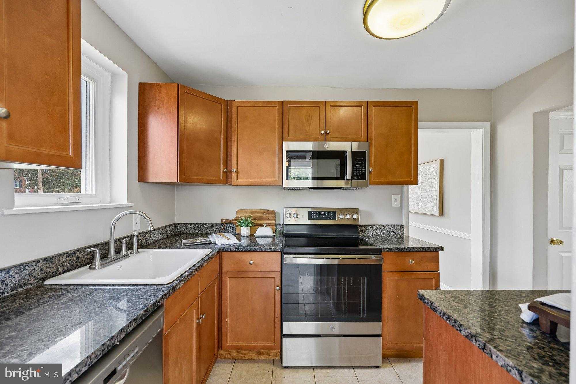 2613 Elnora St photo 13