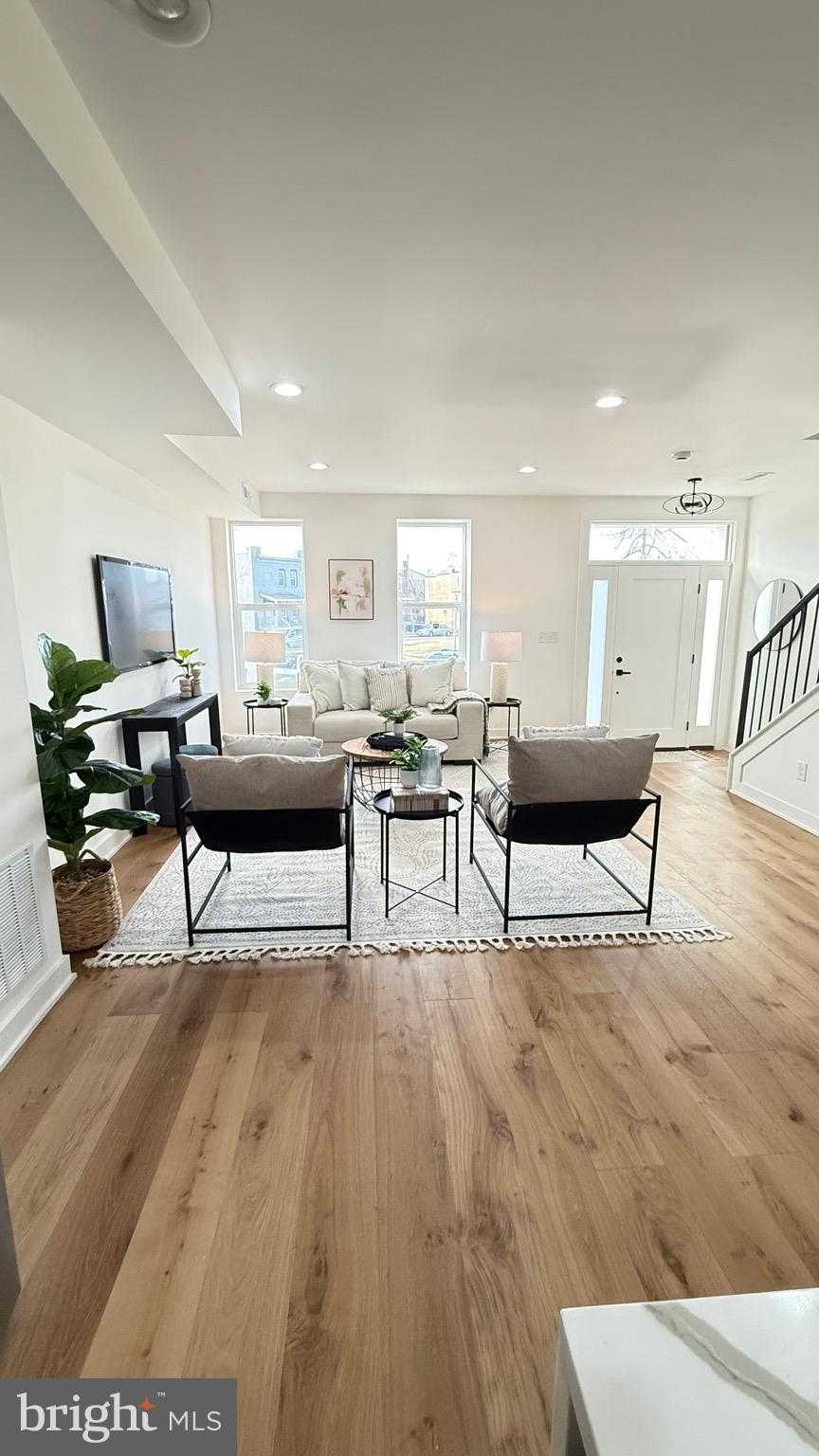 3435 Dupont Ave photo 7