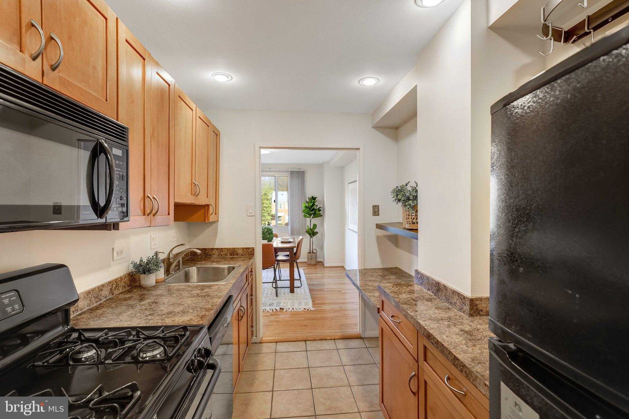 1900 Lyttonsville Rd Apt 504 photo 7