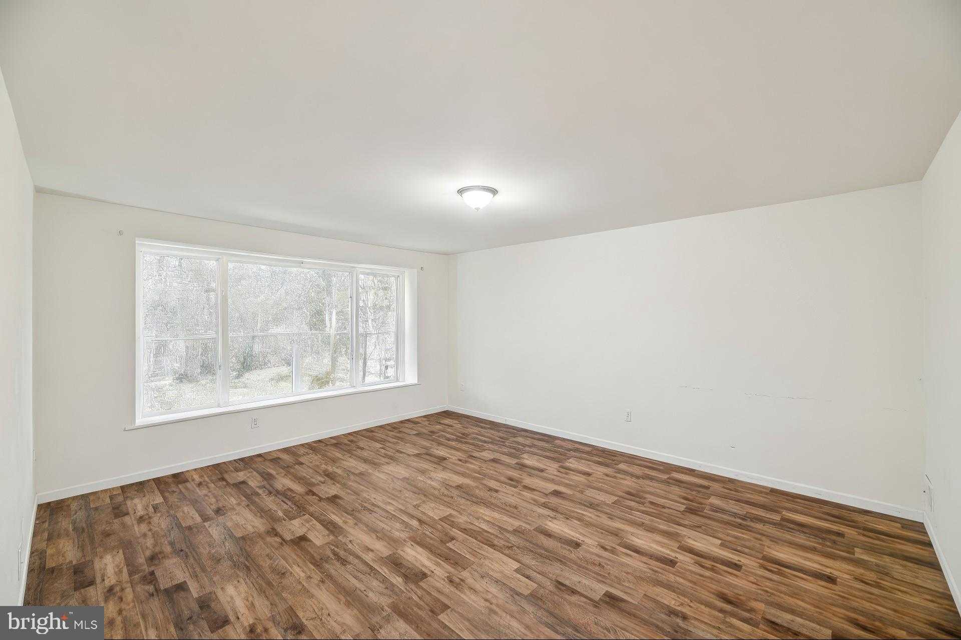 2511 Lisa Dr photo 3