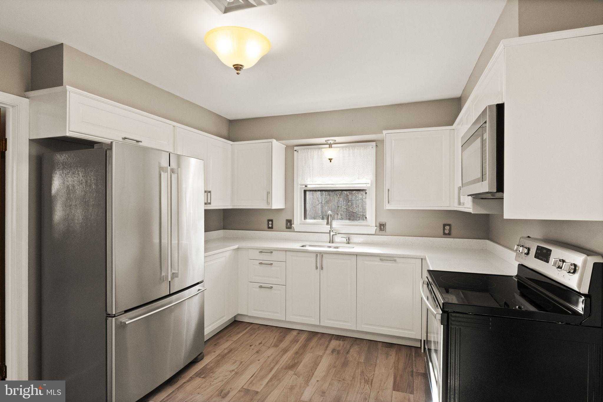 3801 Russell Rd photo 9