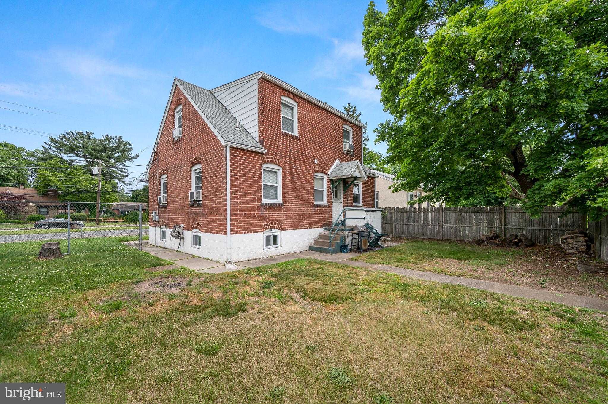 121 N Governor Printz Blvd photo 4