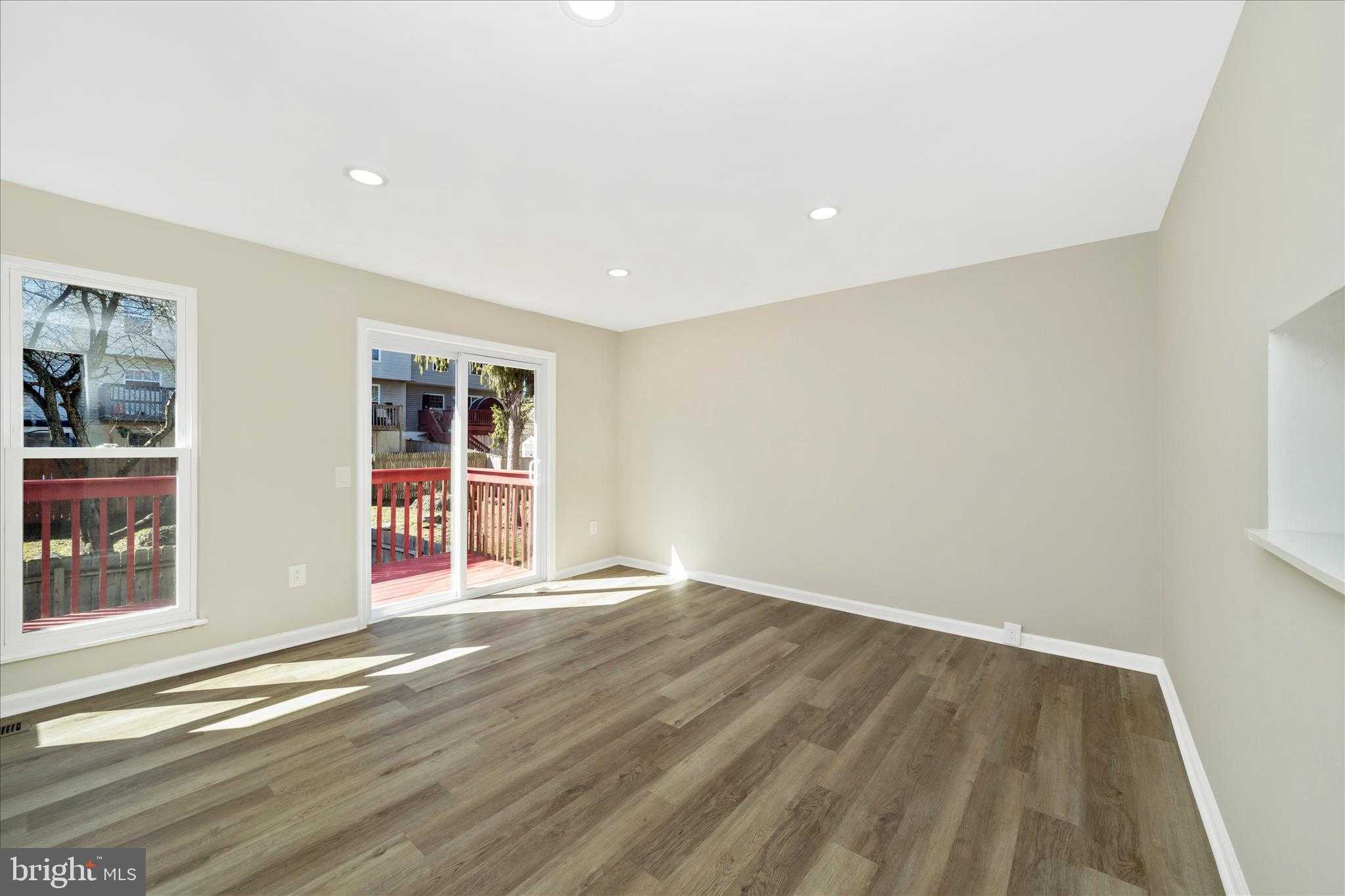 1848 Murdock CT photo 15