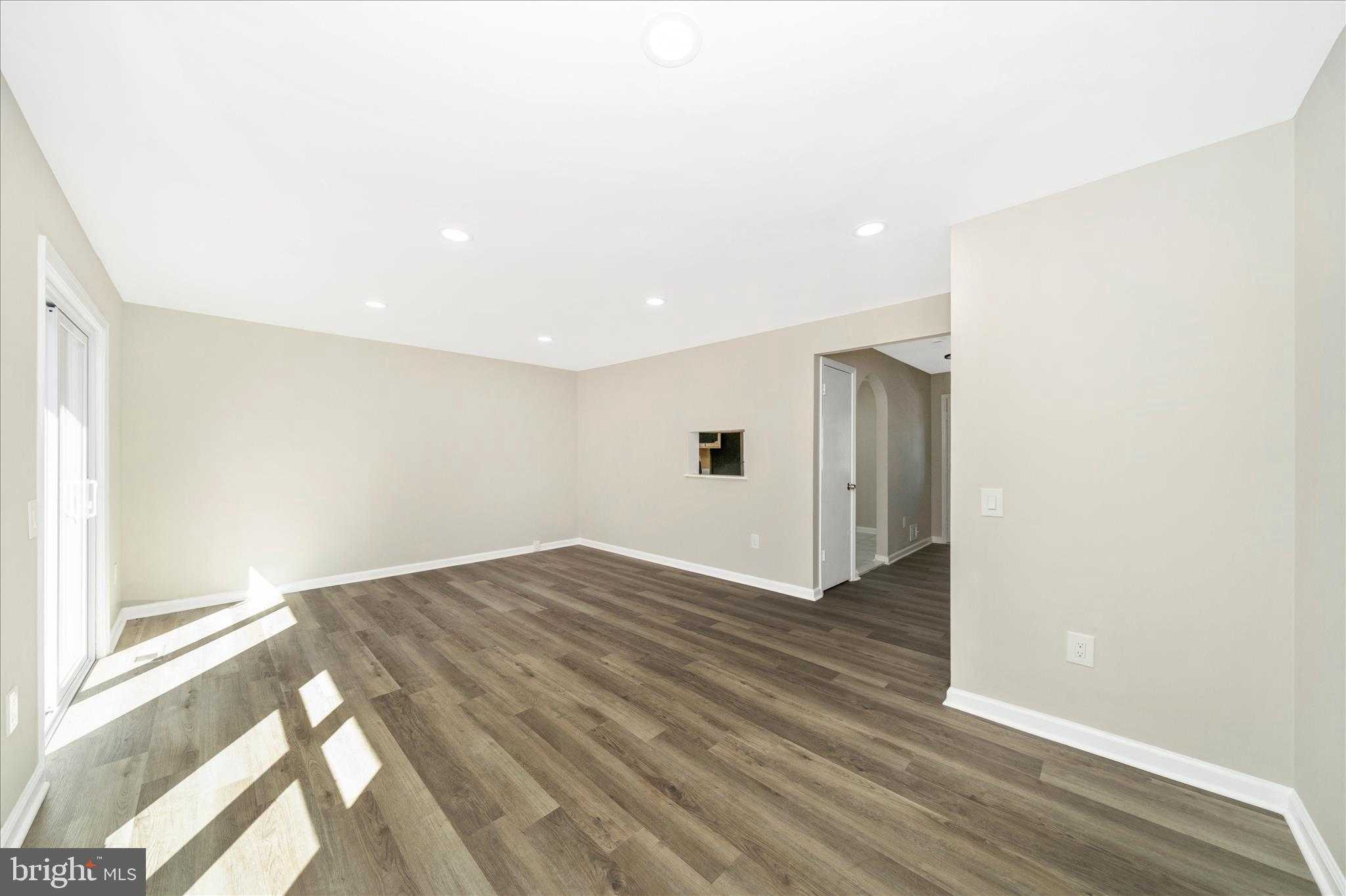 1848 Murdock CT photo 18