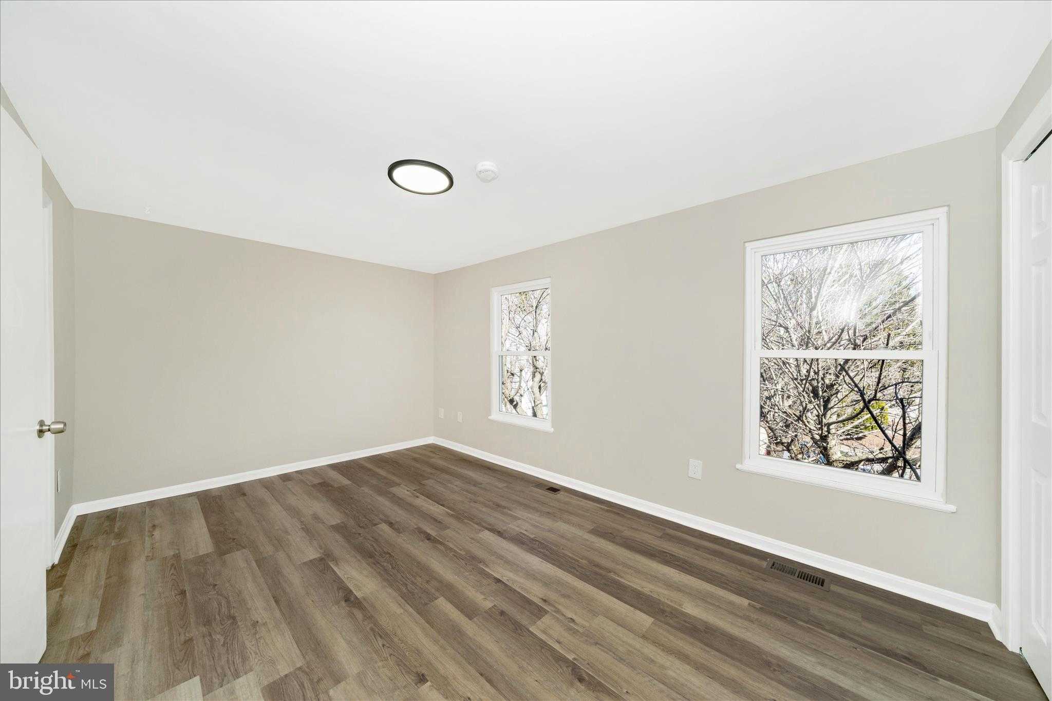 1848 Murdock CT photo 23