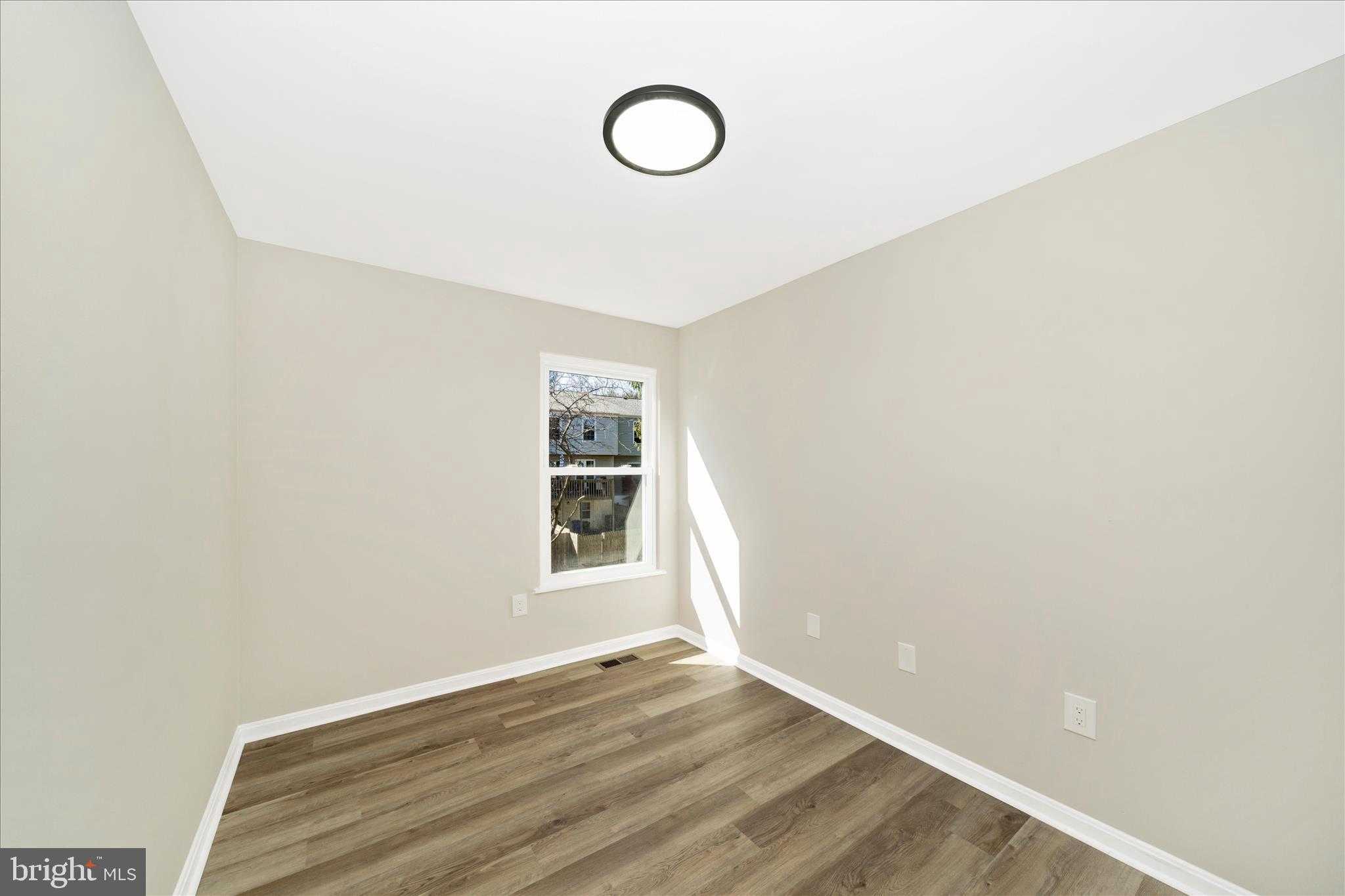 1848 Murdock CT photo 25