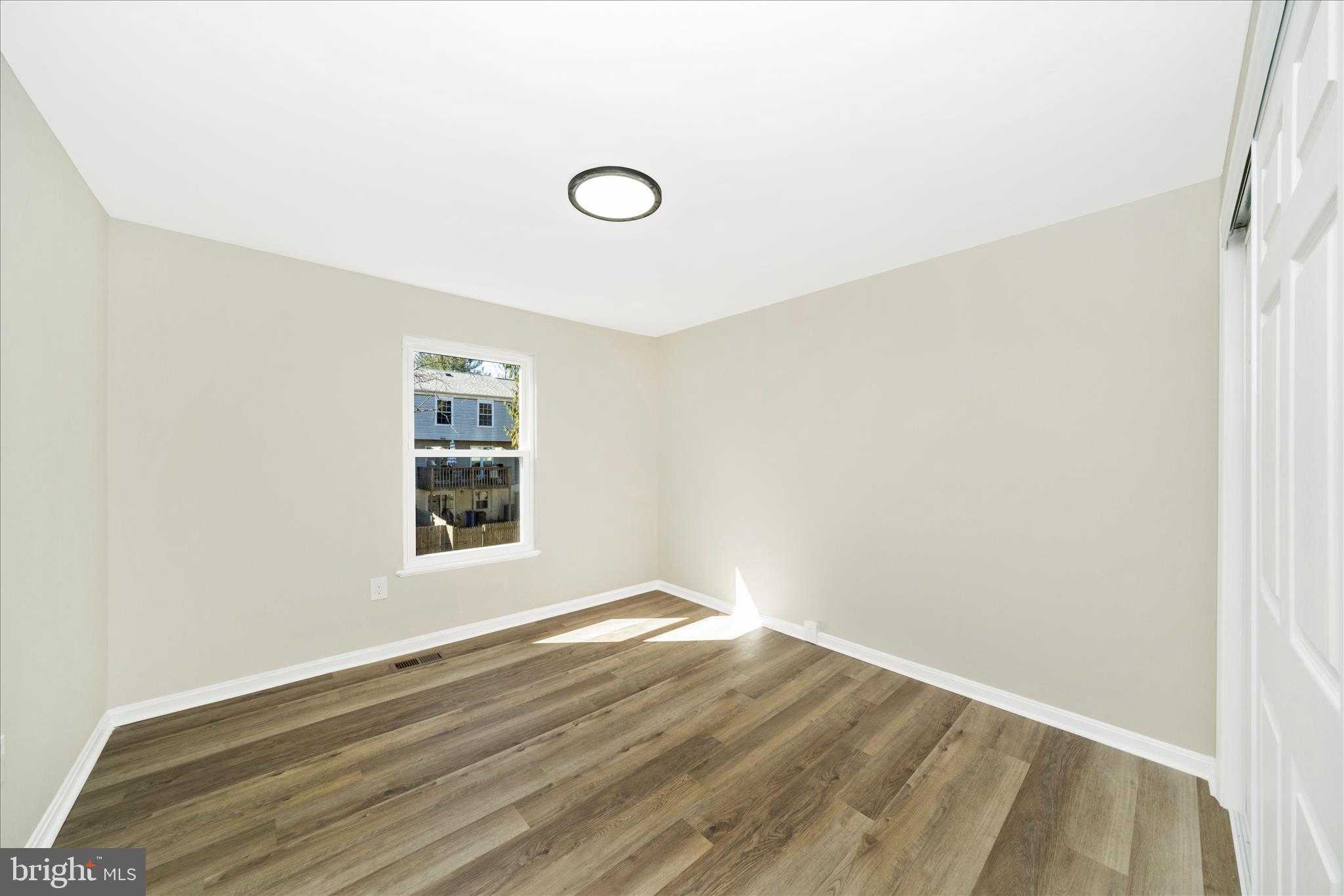 1848 Murdock CT photo 27