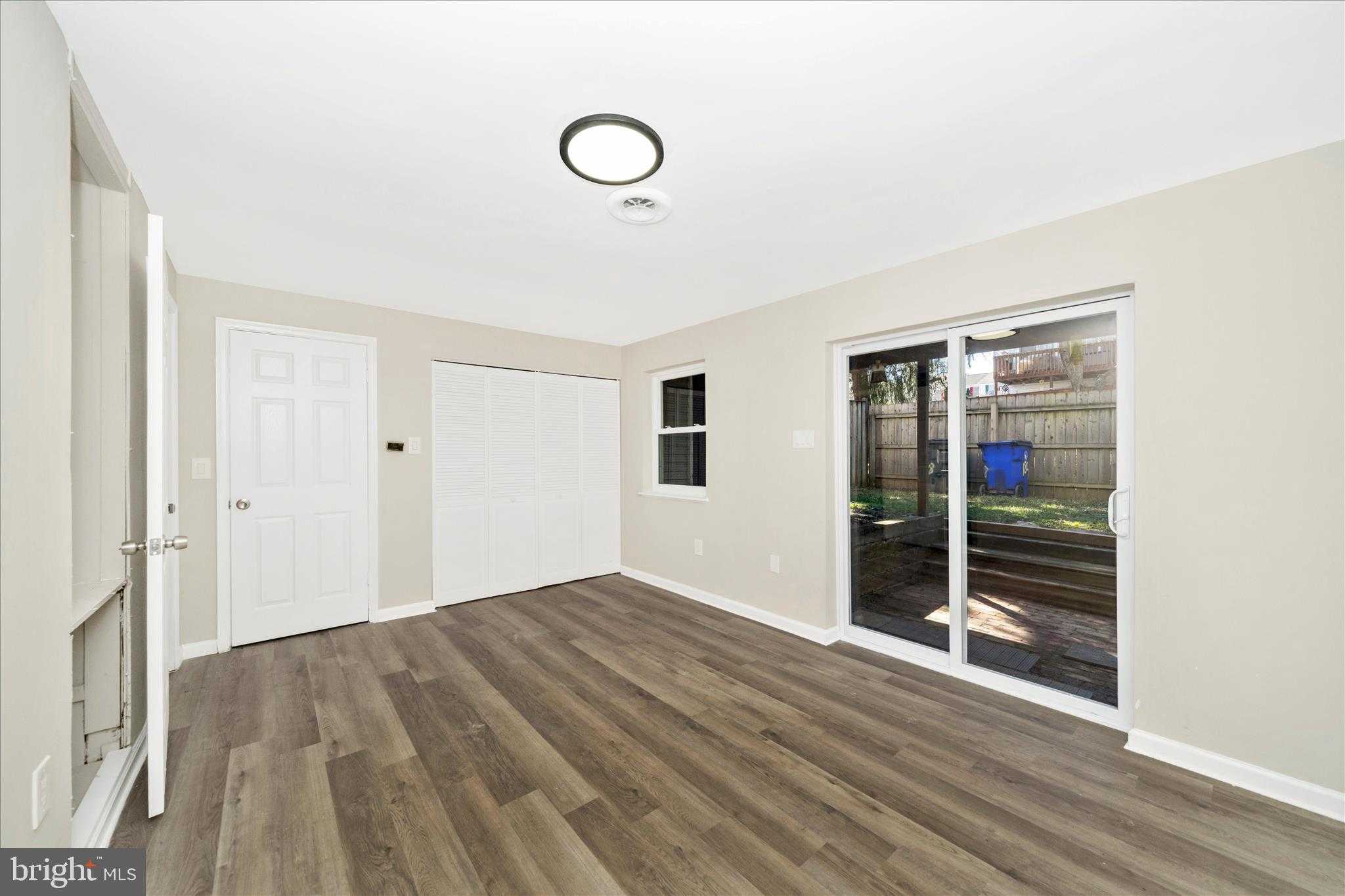 1848 Murdock CT photo 33