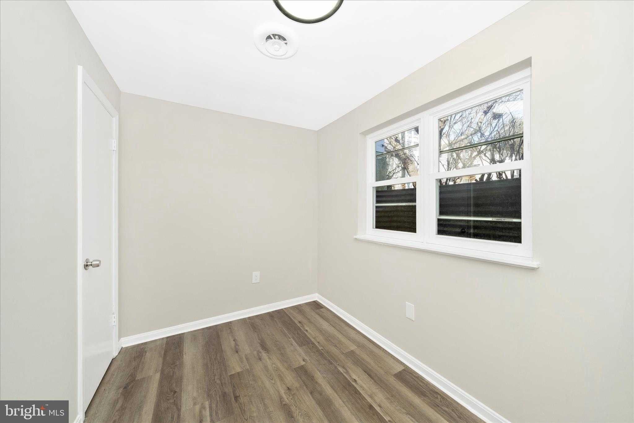 1848 Murdock CT photo 36