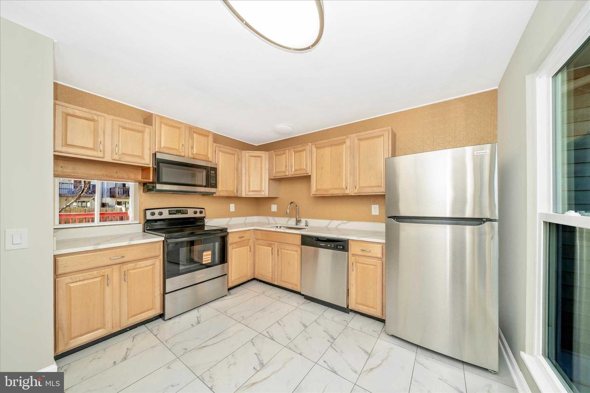 1848 Murdock CT photo 5