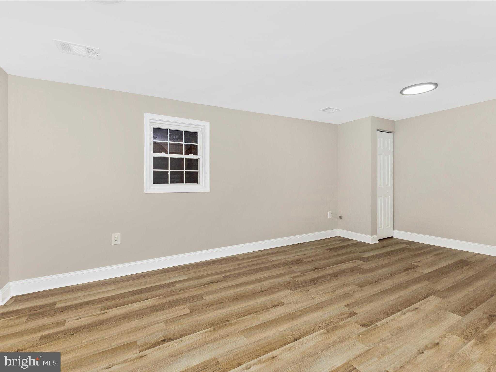 11 Ingleside CT photo 33