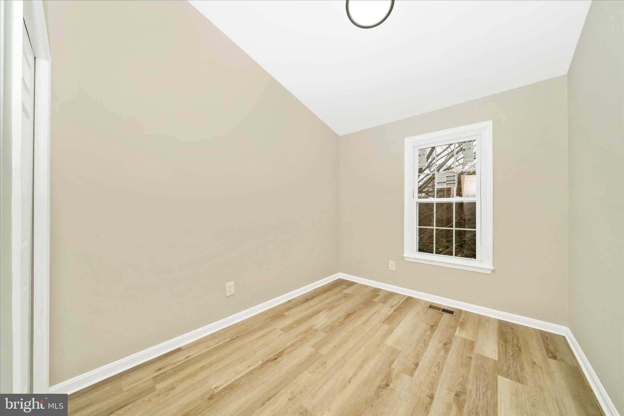 8648 Fountain Valley Dr photo 32