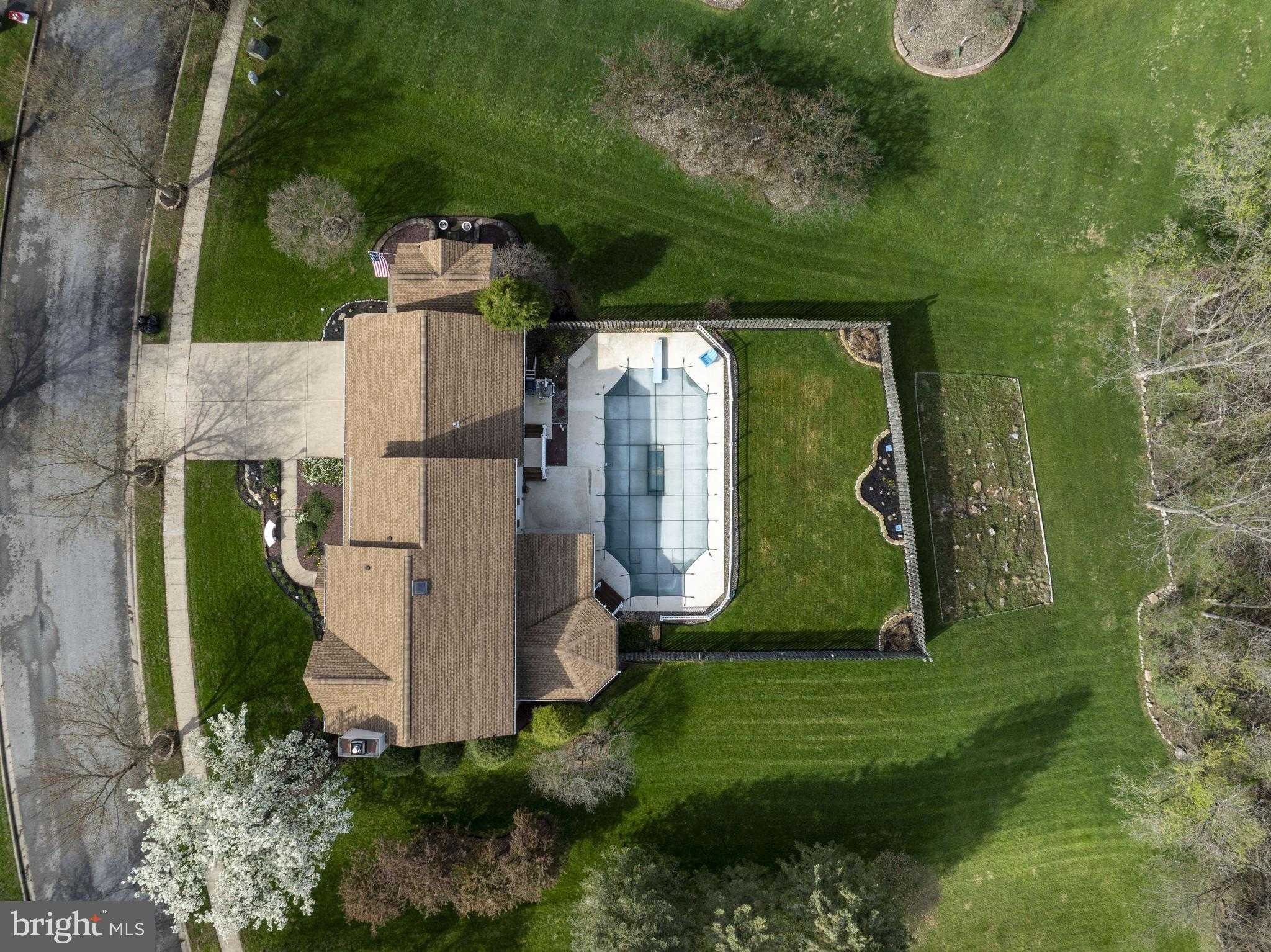 411 Gregory Ln photo 73