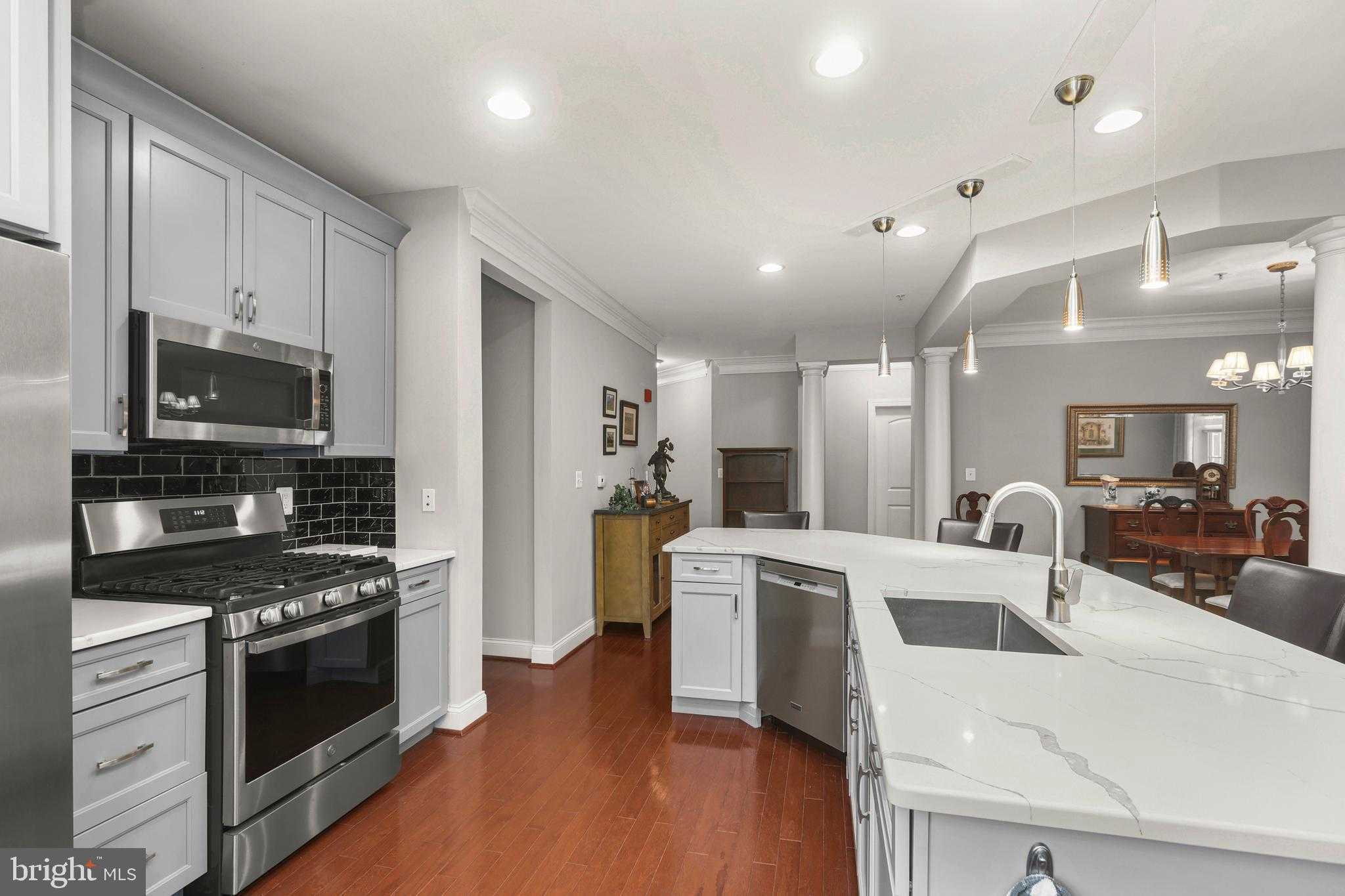 902 Macphail Woods Xing Apt 2d photo 9