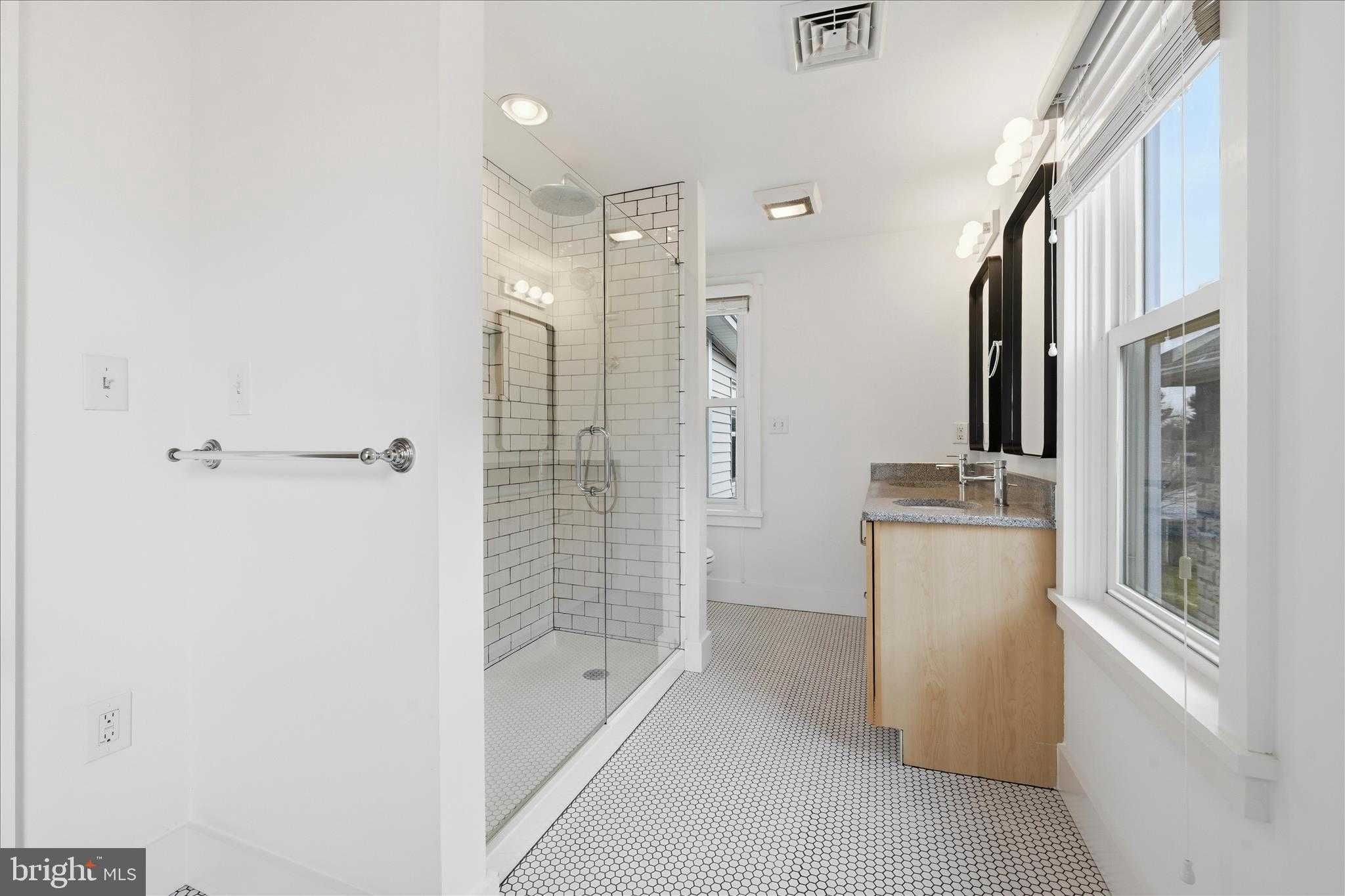 345 N Hanover St photo 20