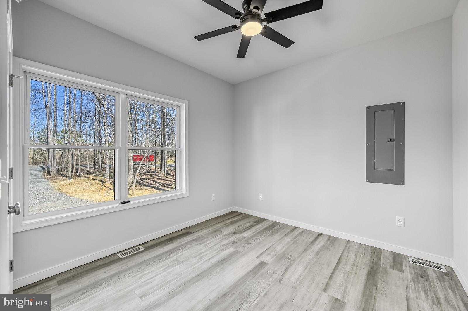 11604 Burton CT photo 23