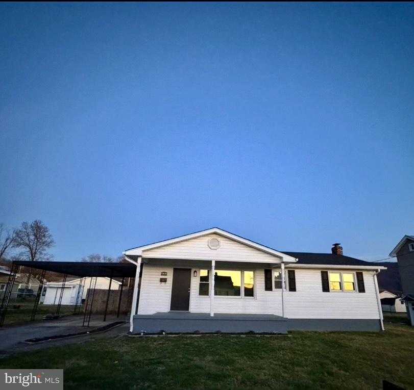 156 N Funk St photo 5