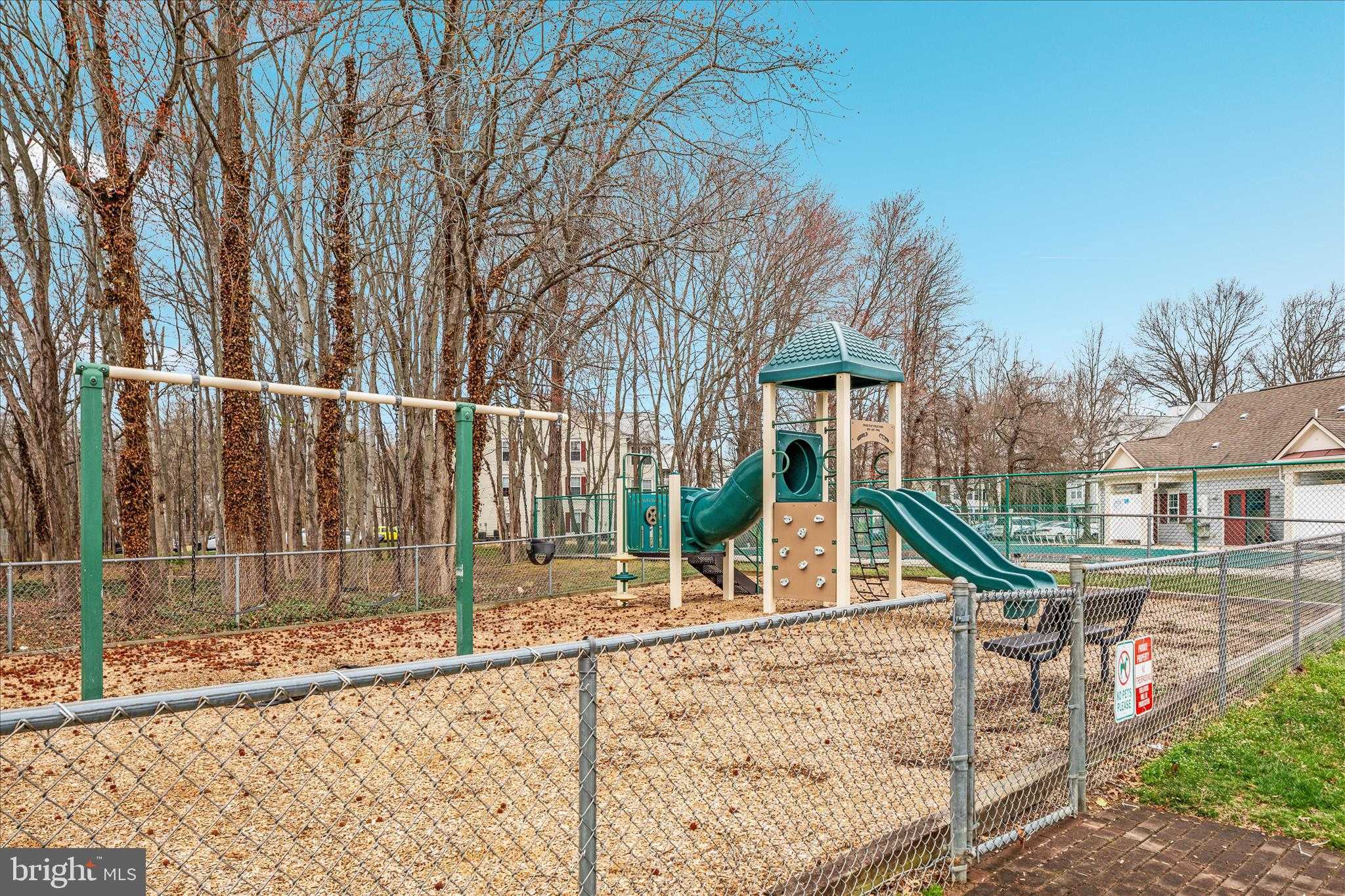 7502 Calderon CT photo 33