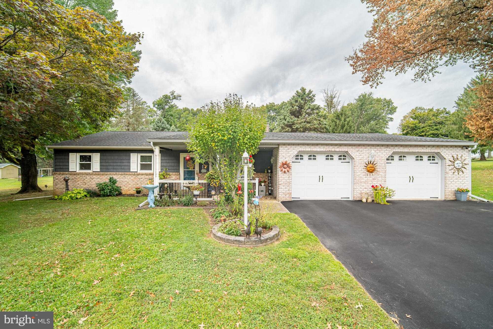 864 Elham Dr photo 40