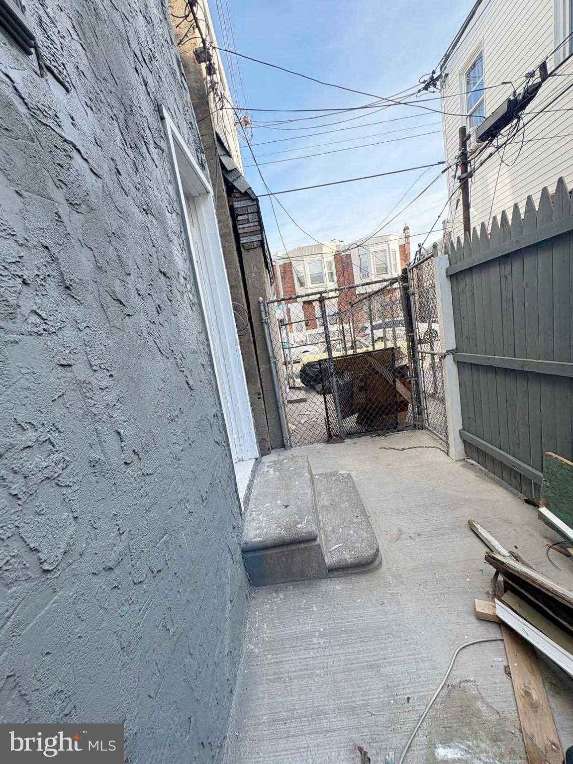 526 E Willard St photo 31