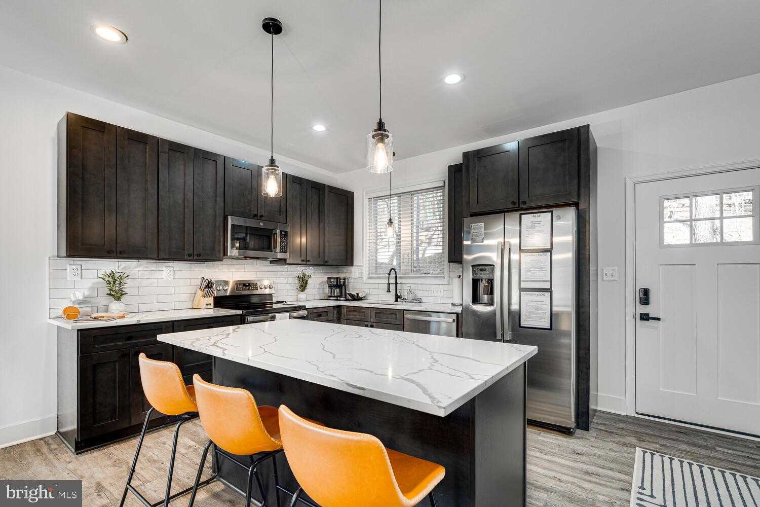 1355 Greenview Dr photo 3