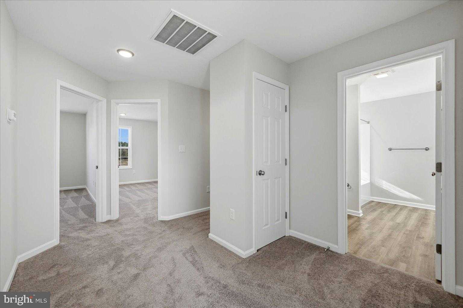 251 Rossmann Blvd photo 30