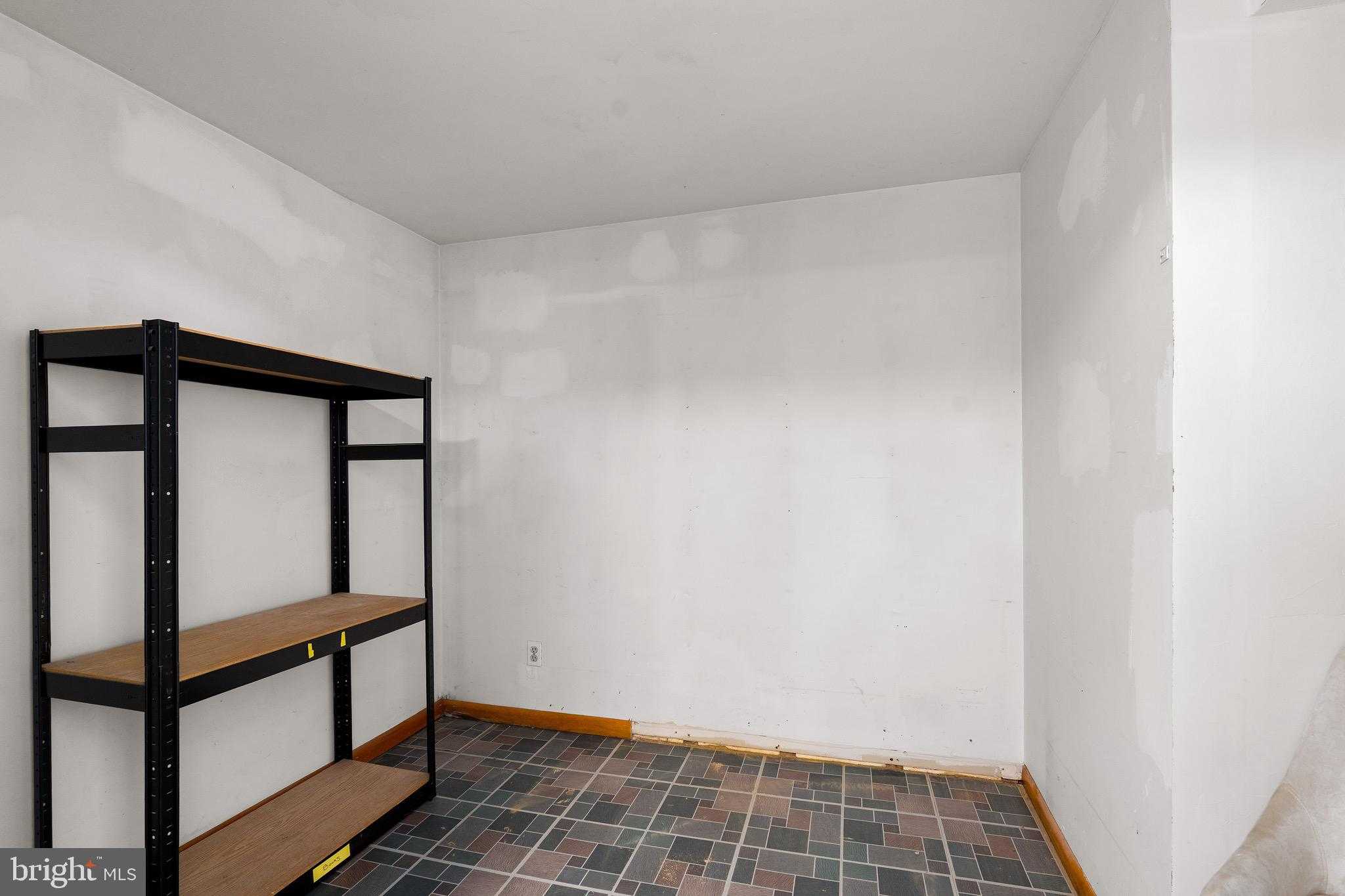 110 Whitehall Rd photo 19