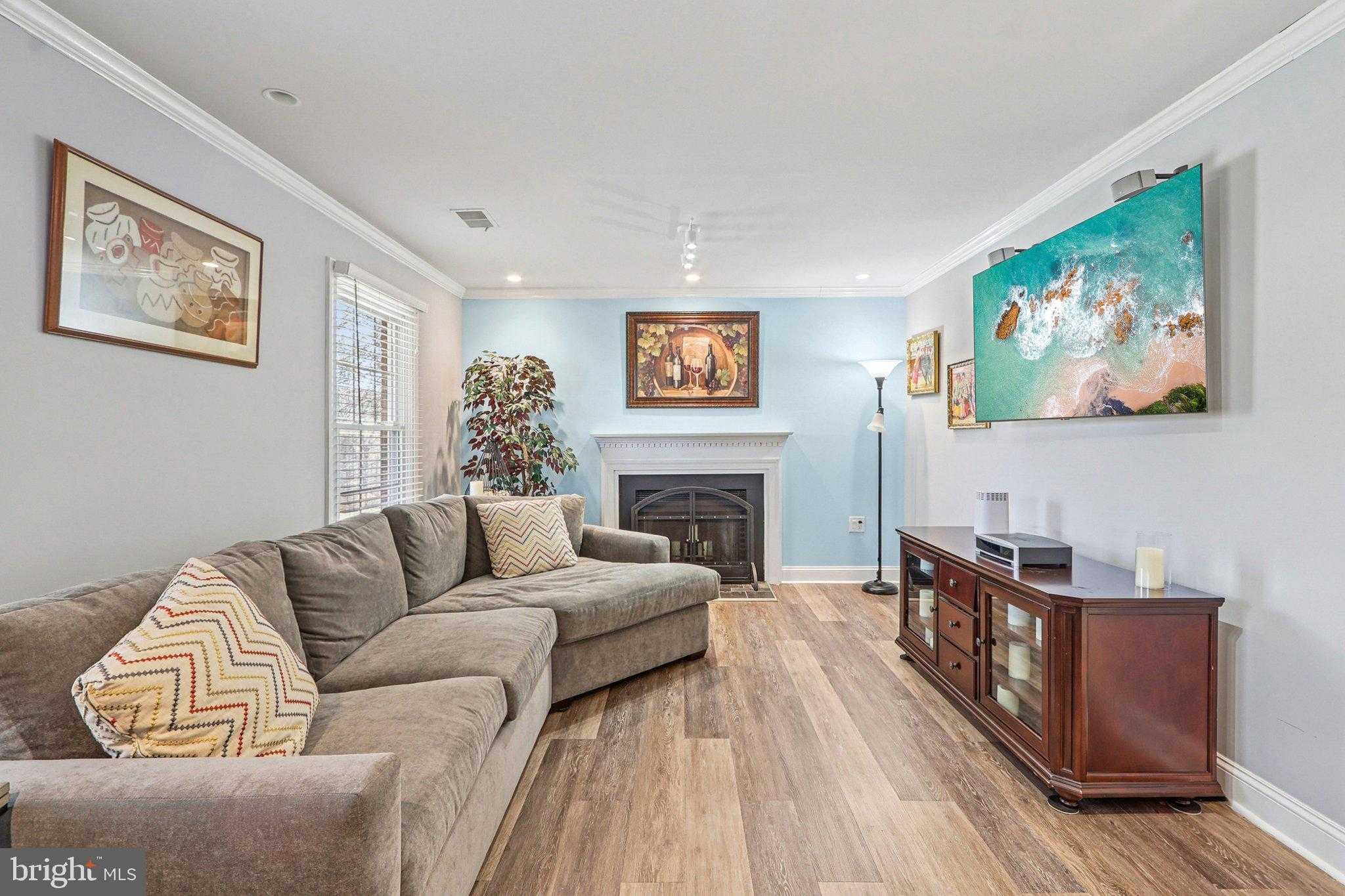 13501 King Charles Dr photo 4