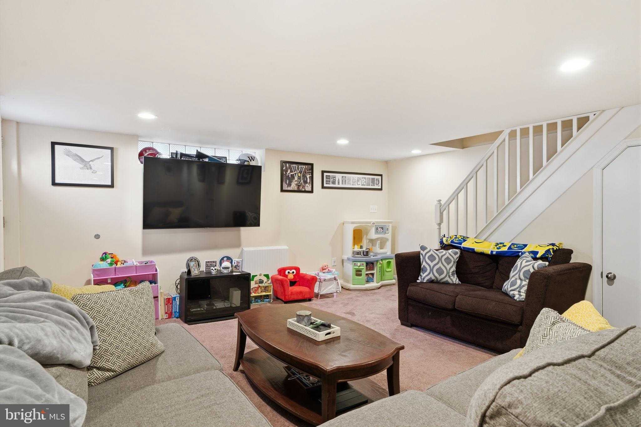 8605 Alicia St photo 26