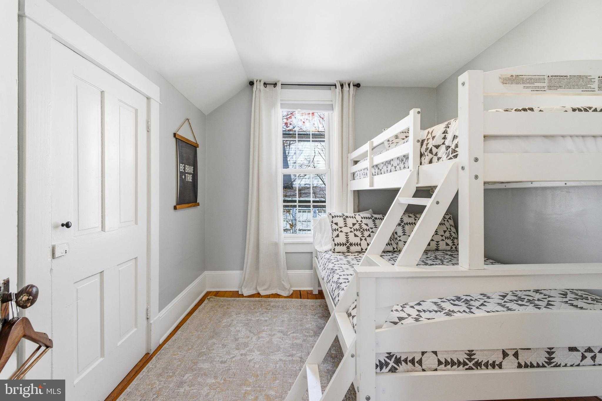 224 N Church St photo 38