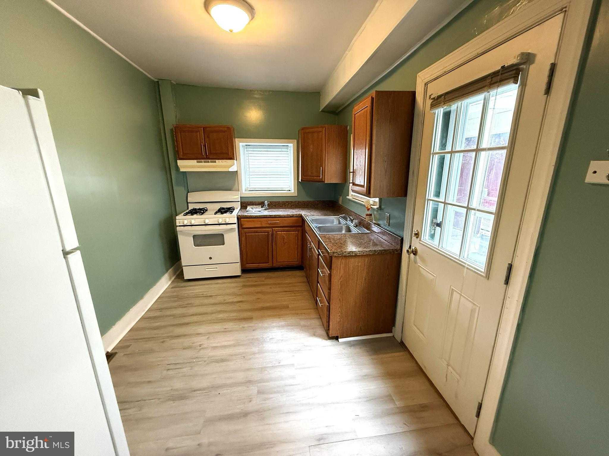 412 N West St photo 4