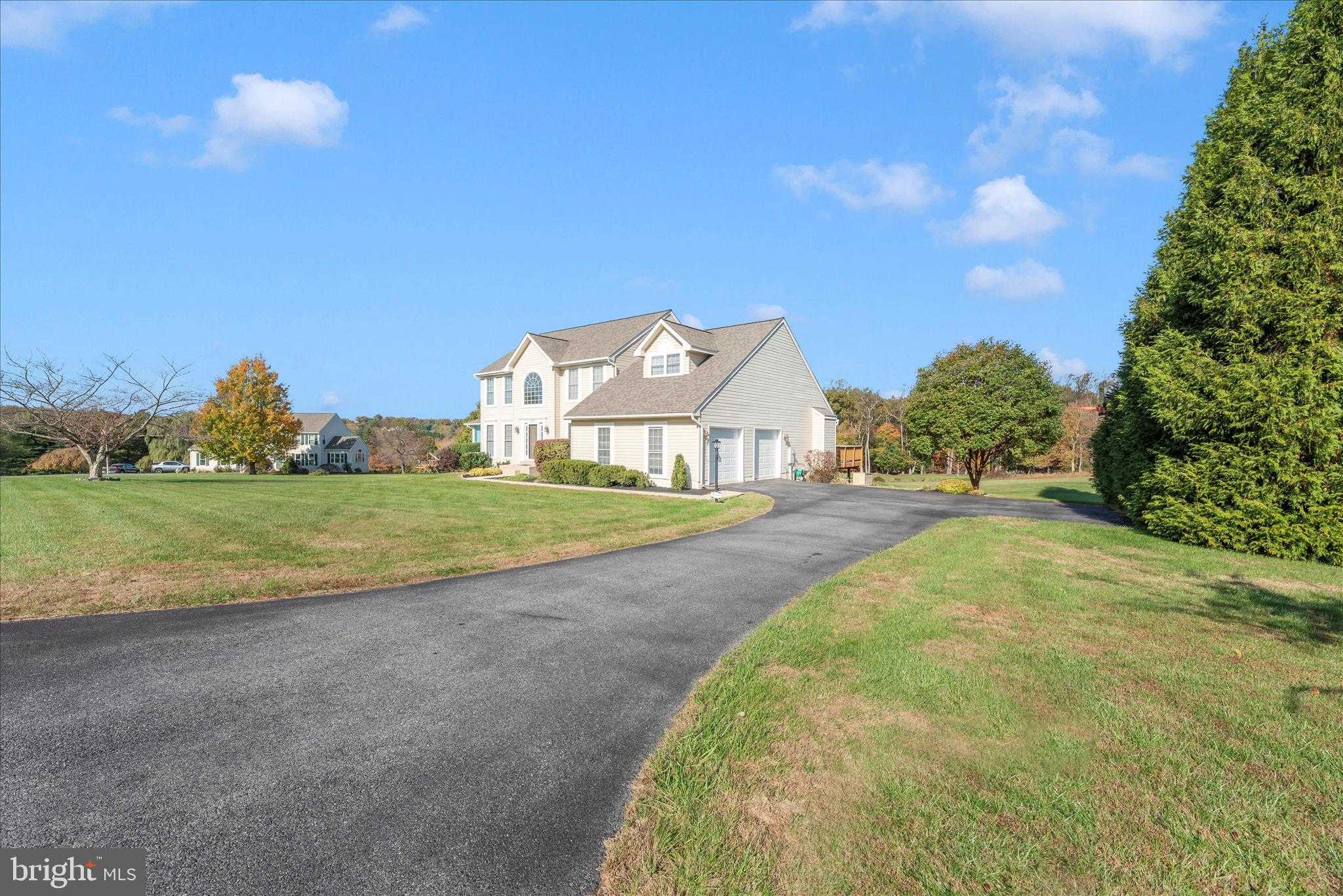 3410 Tuckaway Dr photo 3