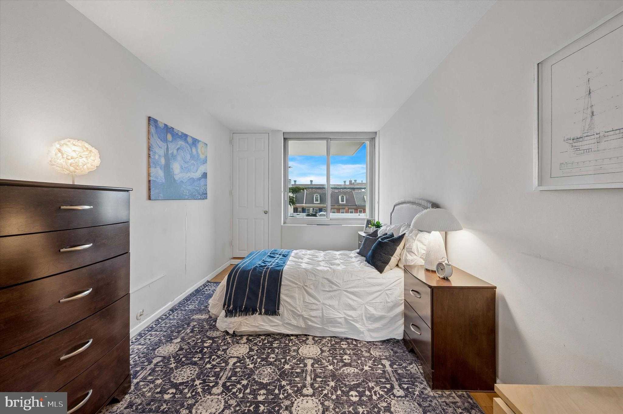 604 S Washington Sq photo 10