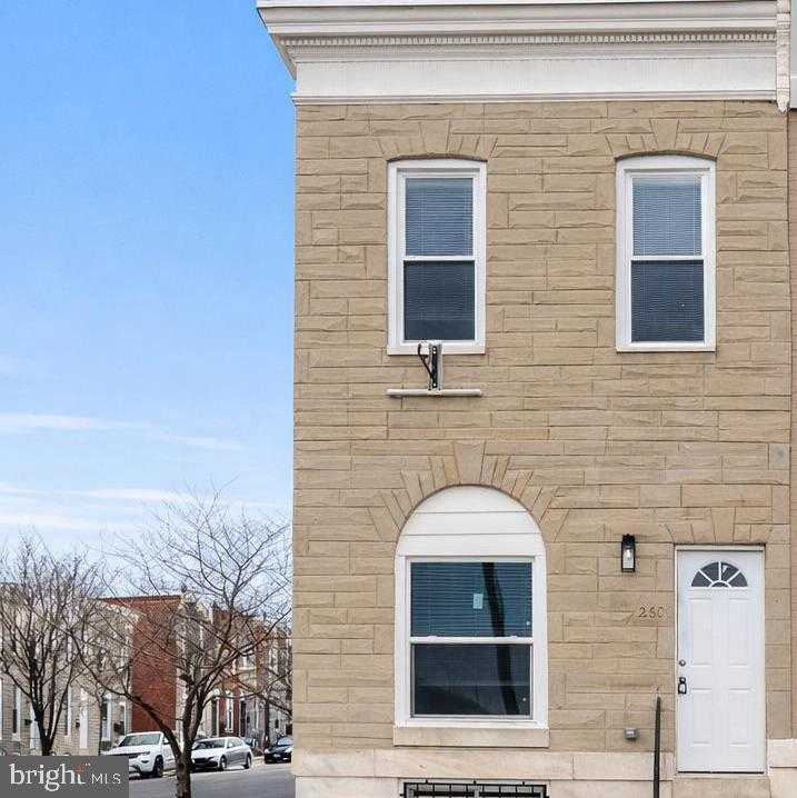 2600 E Hoffman St photo 2