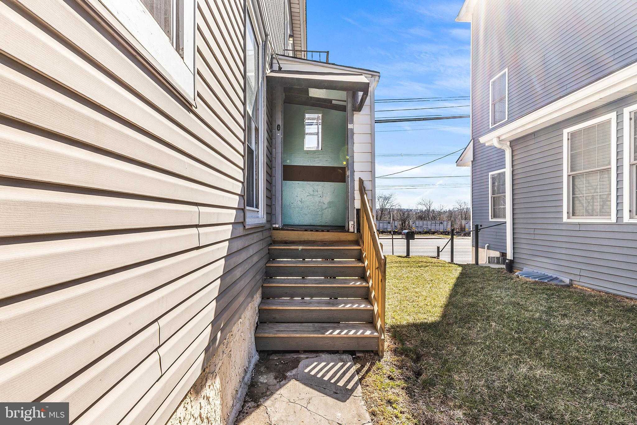 1001 W High St photo 20