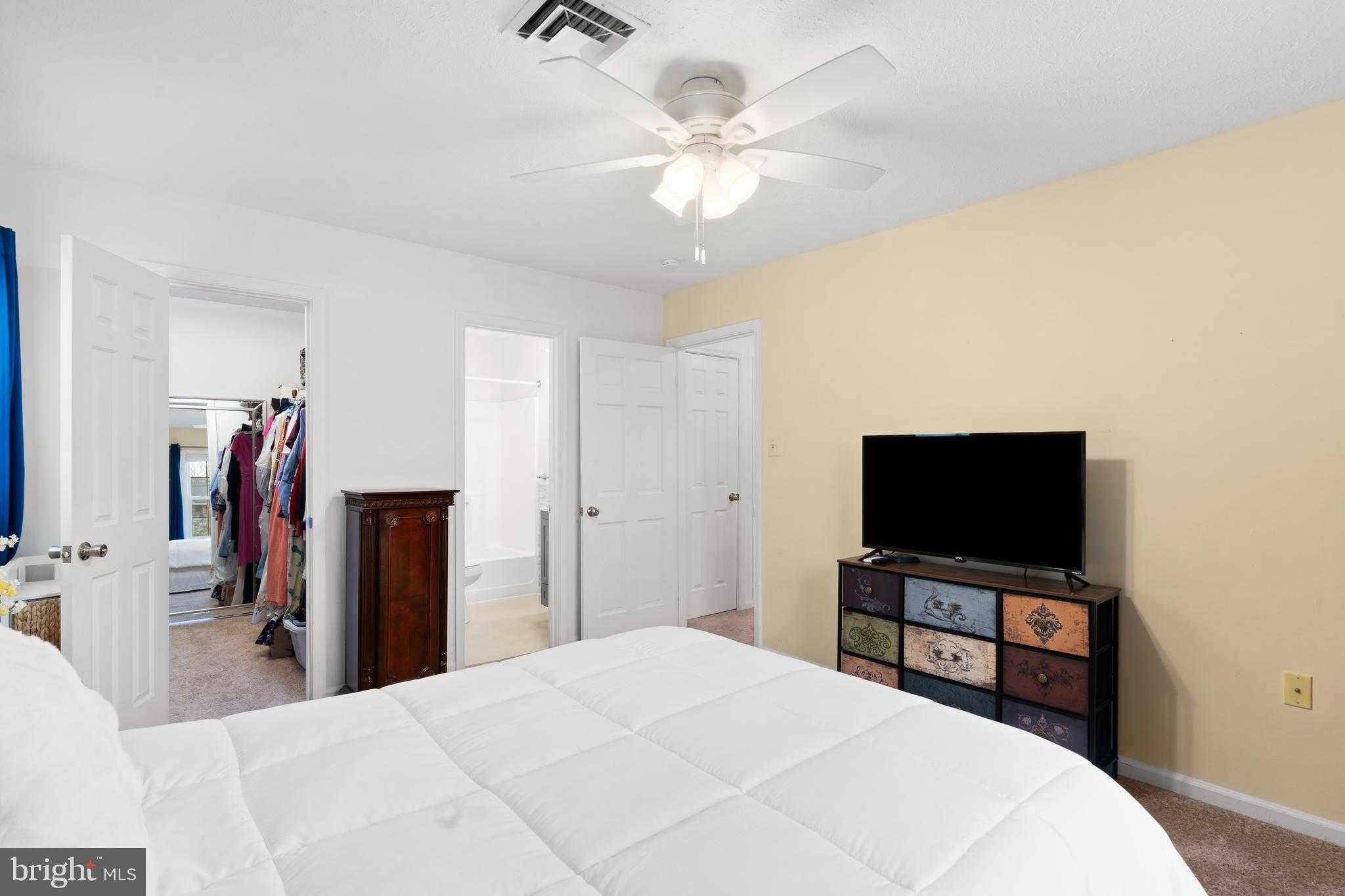 103 Fenwick CT photo 16