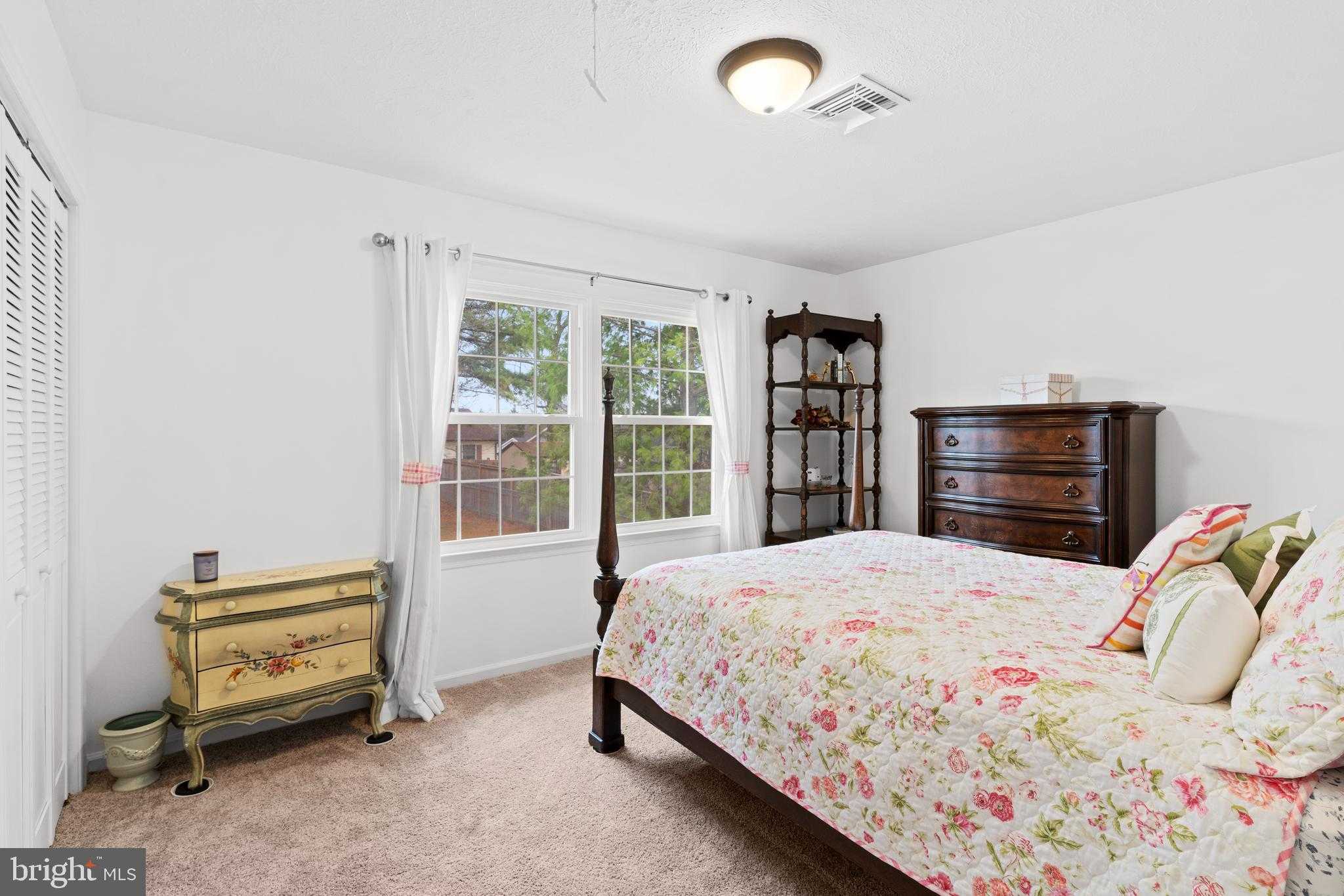 103 Fenwick CT photo 17