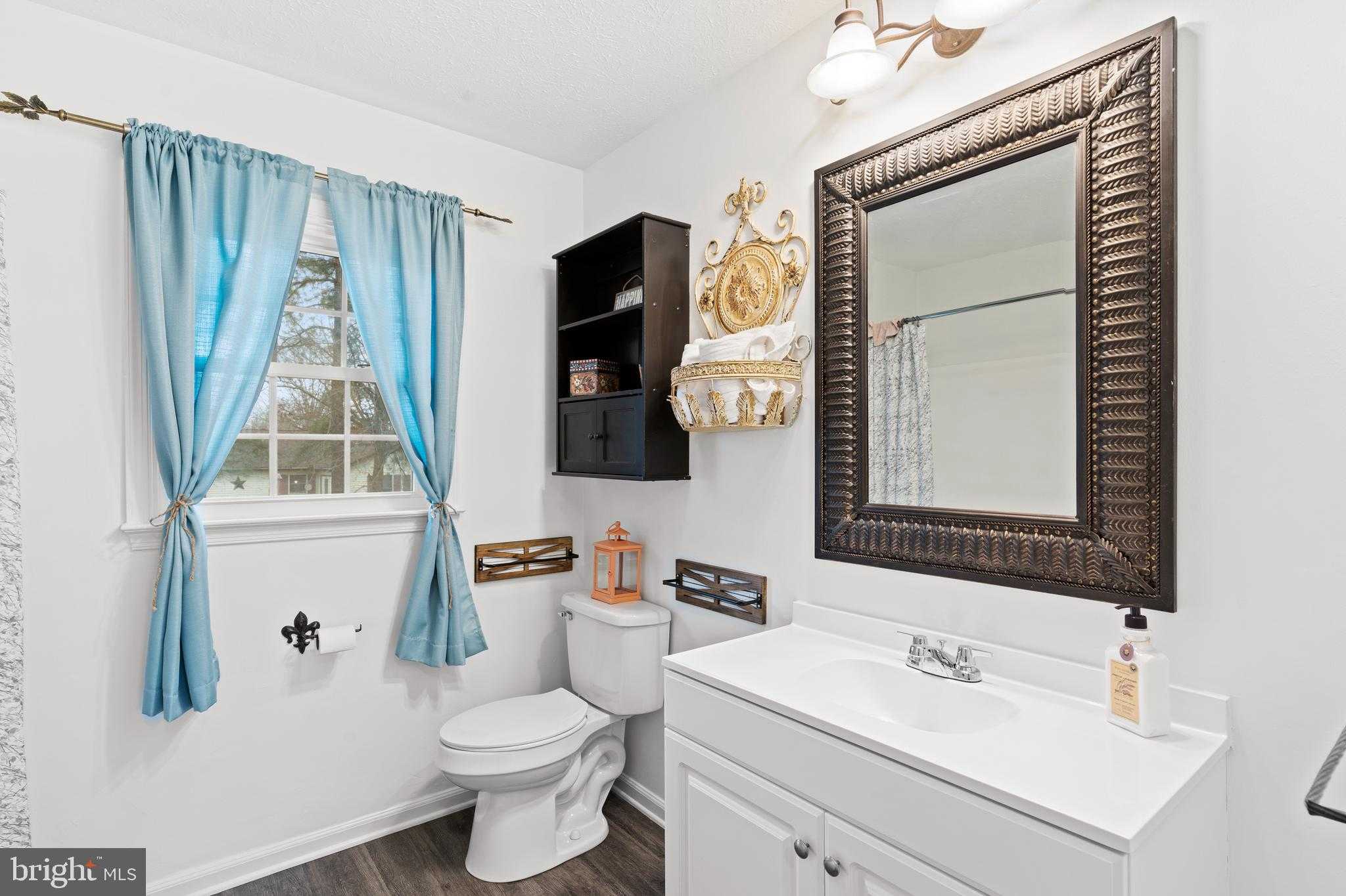 103 Fenwick CT photo 22